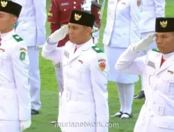 Prabowo Pimpin Upacara Penurunan Bendera HUT ke-81 RI di Istana Merdeka