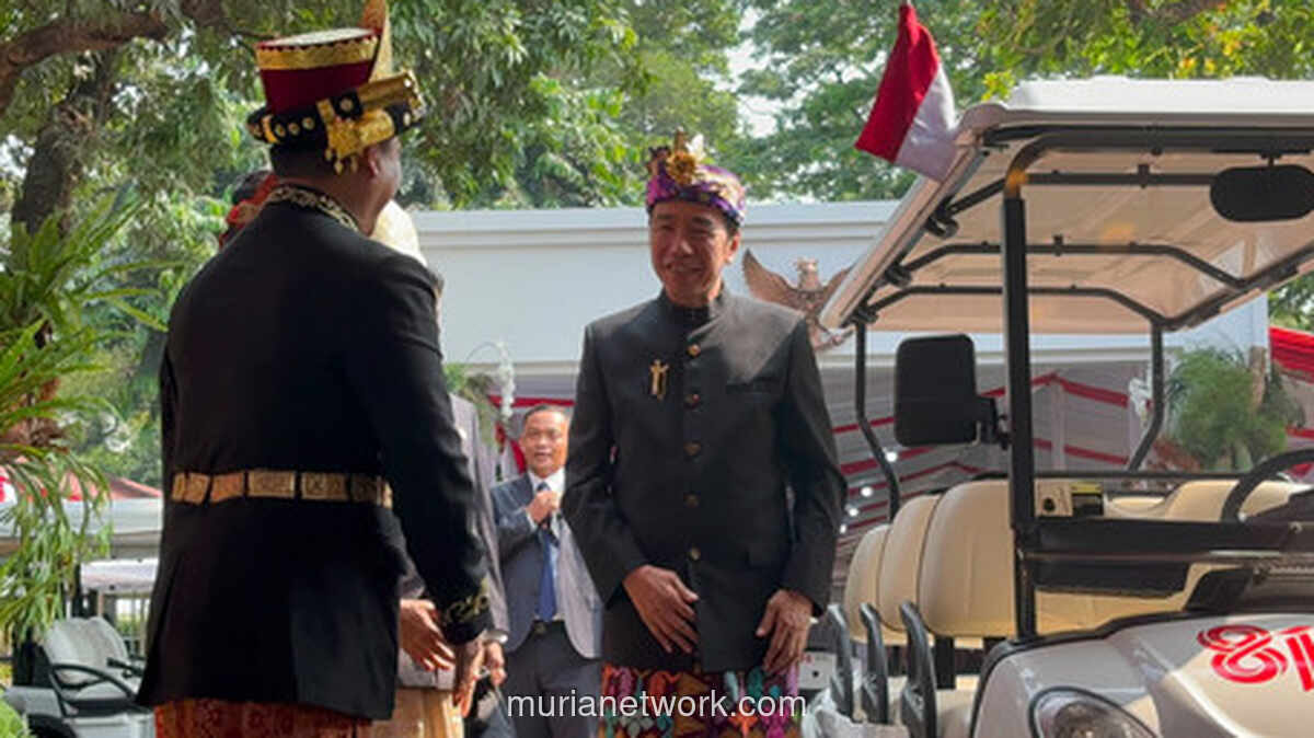 Jokowi Hadiri Upacara HUT ke-81 RI di Istana, SBY dan Megawati Absen