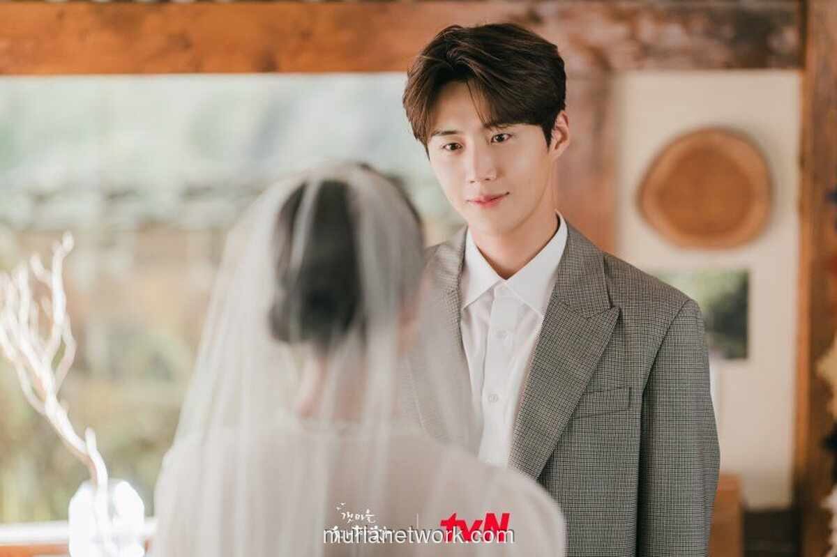 4 Drama Korea dengan Pemeran Pria Green Flag, dari Hometown Cha Cha Cha hingga Lovely Runner