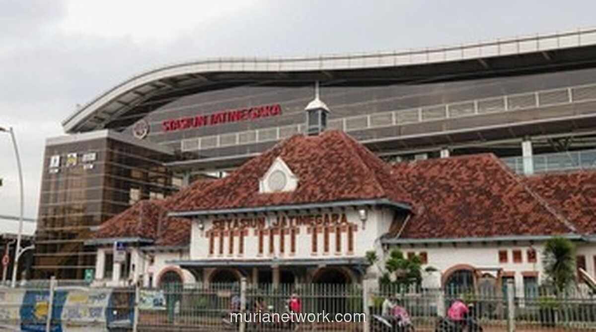 13 Kereta dari Gambir Tambah Berhenti di Jatinegara Imbas Zikir Nasional