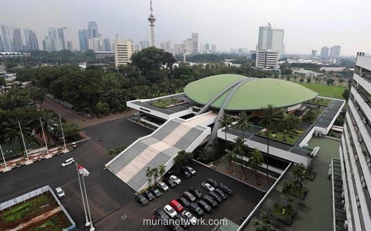 DPR Pastikan Tidak Ada PHK terhadap PPPK dan Isu Pemotongan Gaji ASN Tidak Benar