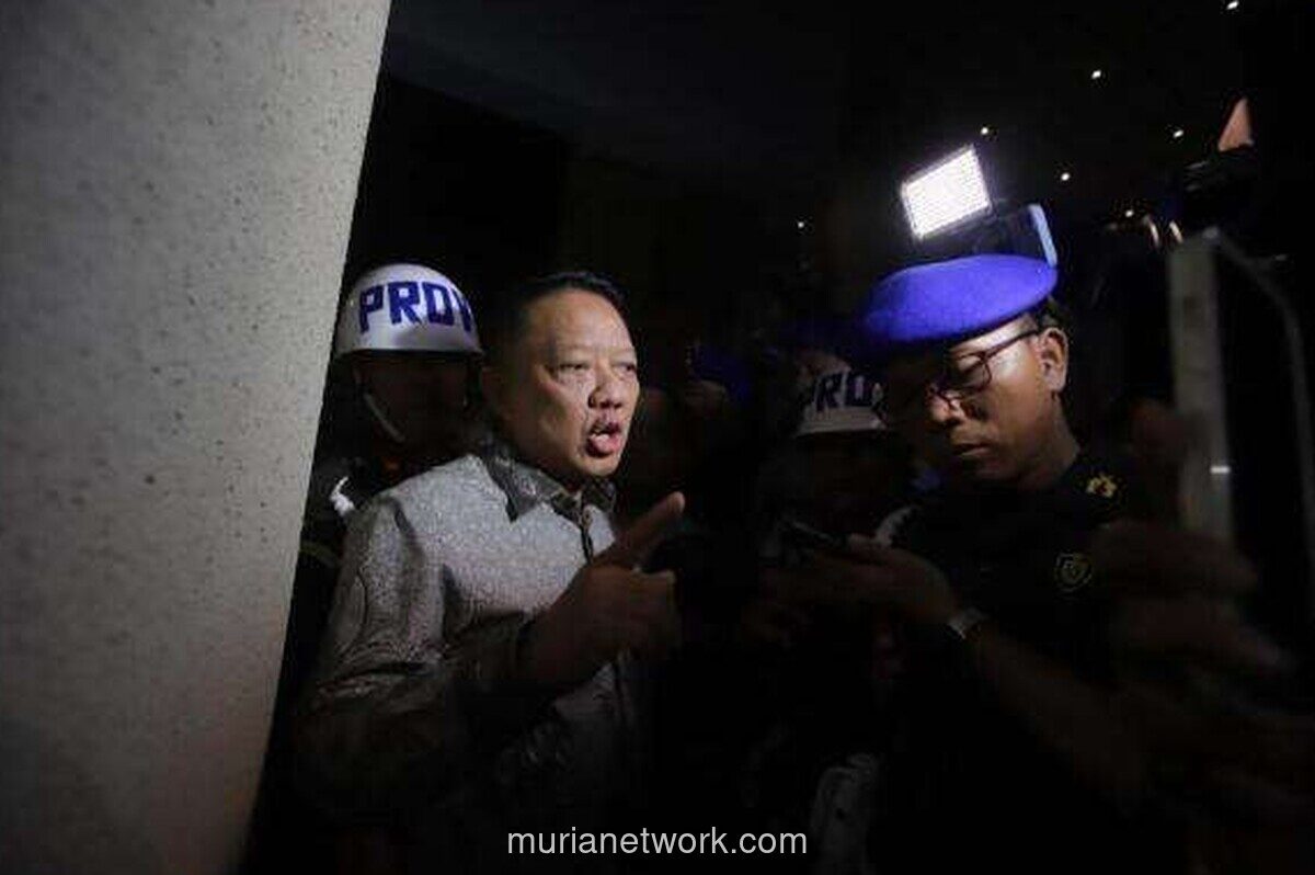 Kejagung Copot Sementara Febrie Adriansyah dari Status Jaksa, Gaji Tetap Dibayar 50 Persen