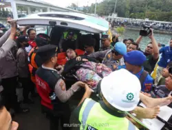 Kapal Feri KMP Putri Yasmin Terbakar di Selat Lombok, 172 Orang Selamat