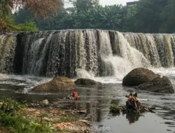 Air Curug Parigi Berubah Hitam dan Berbau saat Musim Kemarau