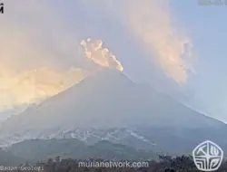Awan Panas Guguran Gunung Merapi Luncur 2 Kilometer ke Barat Daya