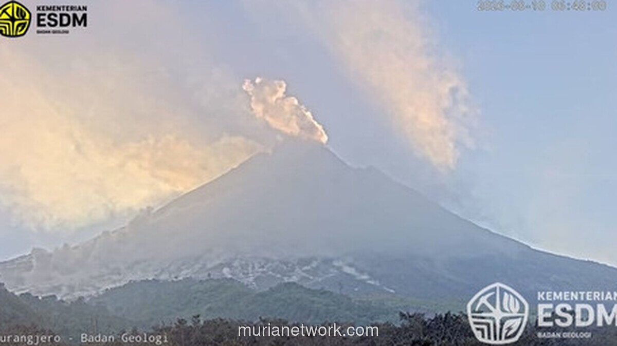 Awan Panas Guguran Gunung Merapi Luncur 2 Kilometer ke Barat Daya
