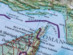 Harga Minyak Dunia Kembali Naik, Investor Menanti Kepastian Selat Hormuz
