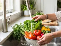 Mencuci Buah dan Sayur Tetap Penting Meski Akan Dikupas