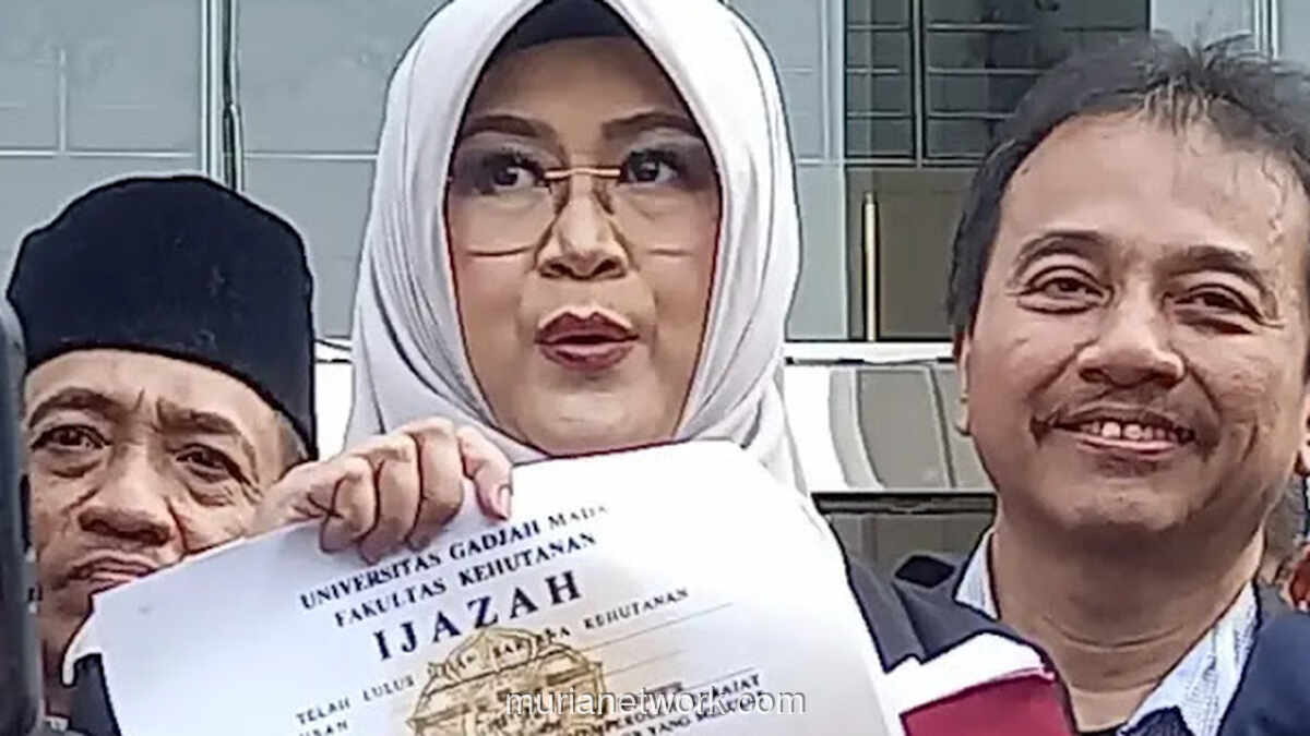 Dokter Tifa Temukan Dugaan Dua Joko Widodo dalam Penelusuran Ijazah