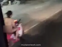 Pria Tanpa Busana Mengendarai Motor di Lamongan-Babat, Diduga Alami Gangguan Jiwa
