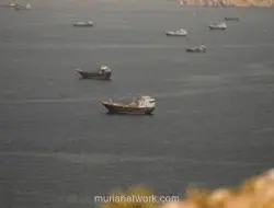 Kapal Kargo Terkena Proyektil di Selat Hormuz, Iran dan AS Saling Bantah Soal Negosiasi