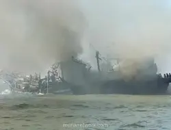 TNI AL Evakuasi ABK Kapal Terbakar di Belawan