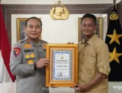 Kapolda Riau Beri Penghargaan ke Dua Yayasan atas Kontribusi Jembatan Merah Putih Presisi