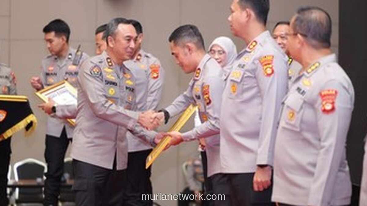 Polda Sumsel Anugerahkan WBK dan Pelayanan Publik Prima kepada 11 Satuan