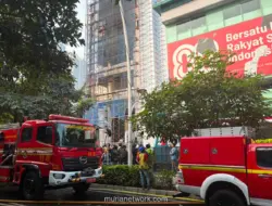 Kebakaran di Gedung Cikini Raya Padam, Puluhan Damkar Dikerahkan
