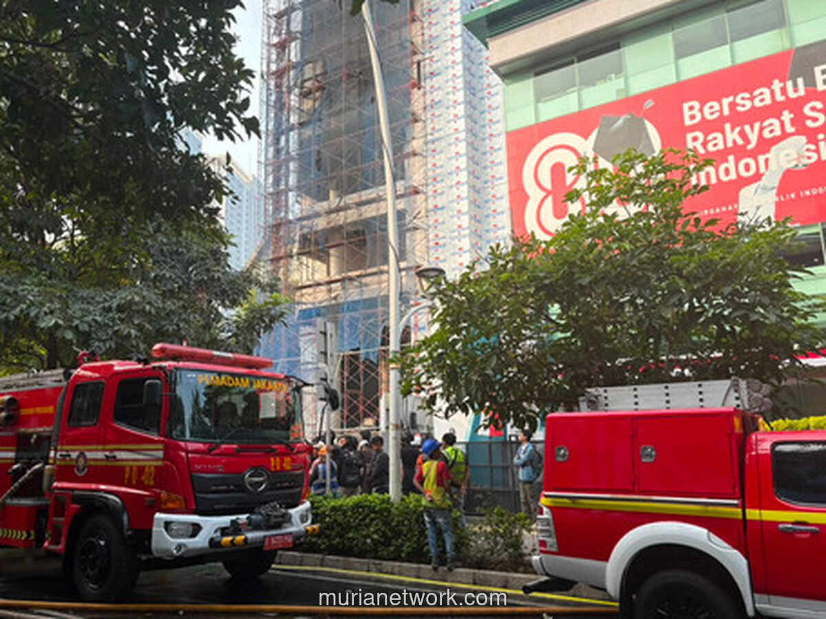 Kebakaran di Gedung Cikini Raya Padam, Puluhan Damkar Dikerahkan