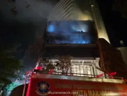 Kebakaran Melanda Nipah Mall Makassar, 30 Unit Damkar Dikerahkan