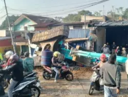 Truk Angkut Ekskavator Tabrak Mobil Sayur di Cianjur, Dua Tewas Tergencet