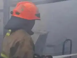 Kecewa Permintaan Ditolak Orang Tua, Pemuda di Bandung Bakar Motor Hingga Tiga Rumah Ludes