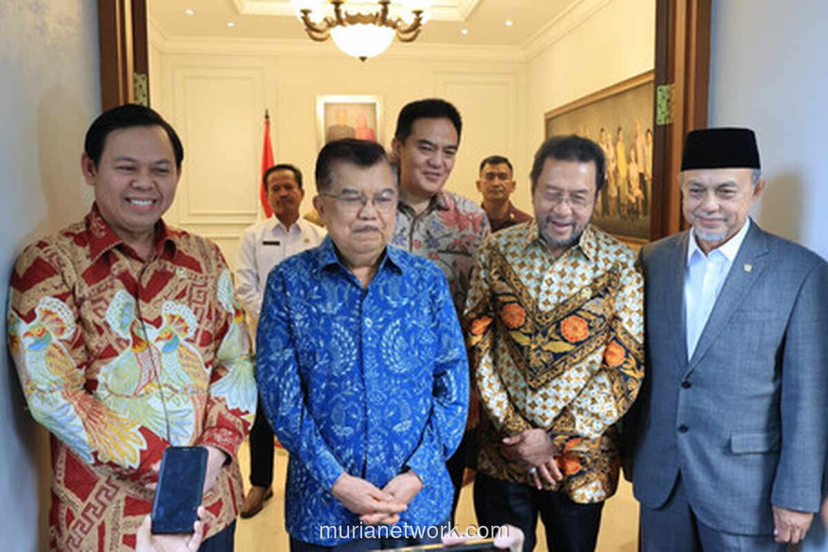 Pimpinan DPD RI Sampaikan Undangan Sidang Tahunan MPR ke Jusuf Kalla