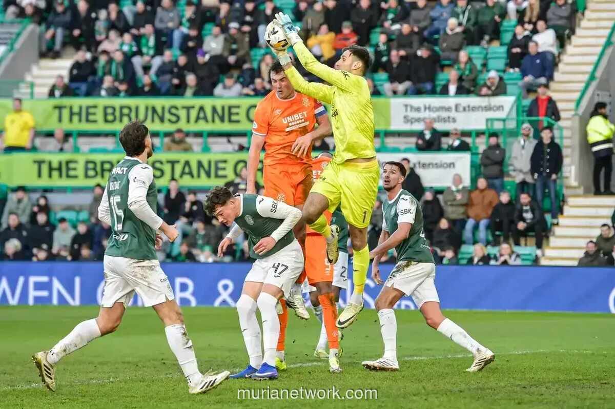 Kiper Hibernian Beri Peringatan ke Rangers Jelang Duel di Ibrox