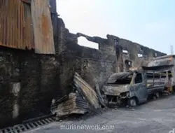 Pabrik Bingkai di Duren Sawit Ludes Terbakar, 15 Jam Baru Padam