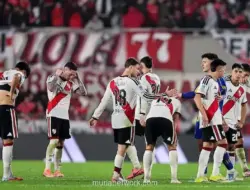 River Plate Terpuruk: Kekalahan Ketiga Beruntun Picu Krisis dan Protes Suporter