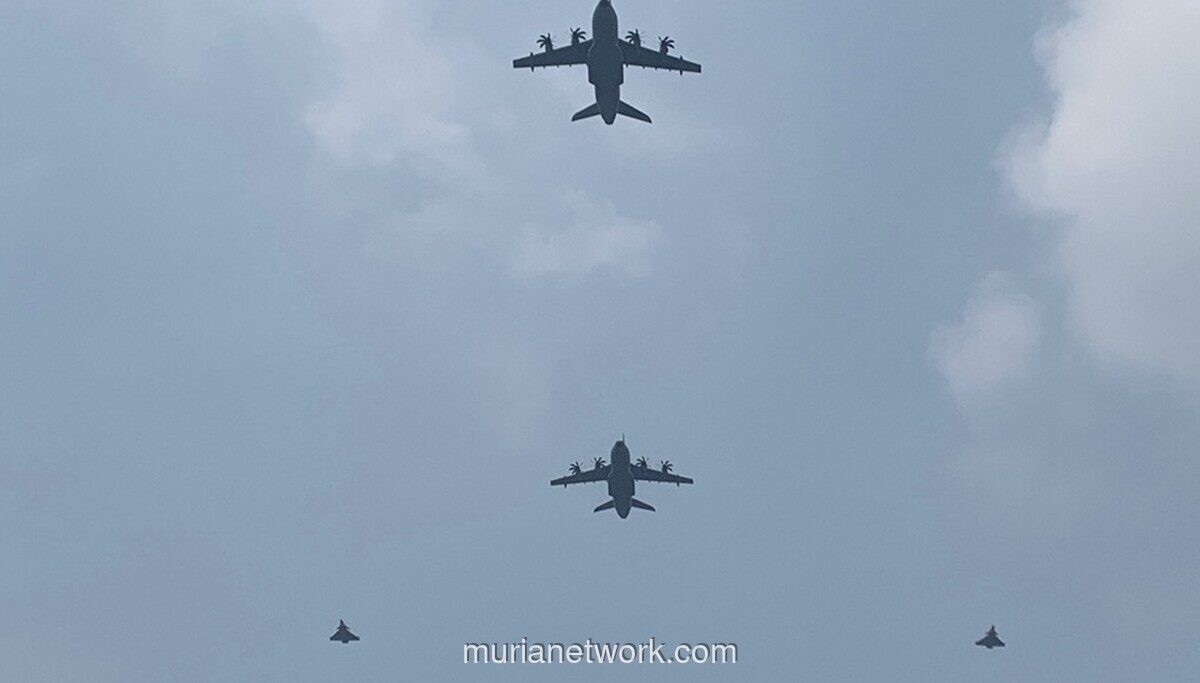 Gladi Kotor HUT ke-81 RI, Puluhan Jet Tempur dan Helikopter Latihan Atraksi Udara di Langit Jakarta