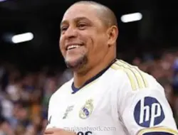 Roberto Carlos Bantah Rumor Masuk Islam Usai Menikah dengan Souhaila Tahiri