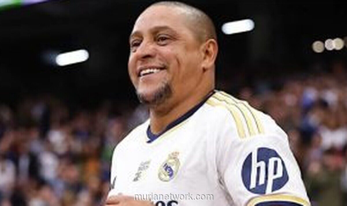 Roberto Carlos Bantah Rumor Masuk Islam Usai Menikah dengan Souhaila Tahiri
