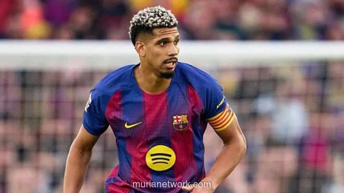 Liverpool Resmi Pinjam Ronald Araujo dari Barcelona untuk Atasi Krisis Bek