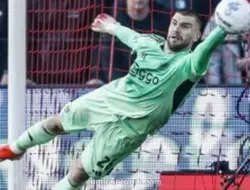 Debut Manis Ter Stegen di Ajax, Posisi Maarten Paes Terancam