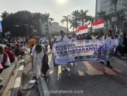 Mahasiswa Ajak Warga Pilah Sampah di CFD Bundaran HI