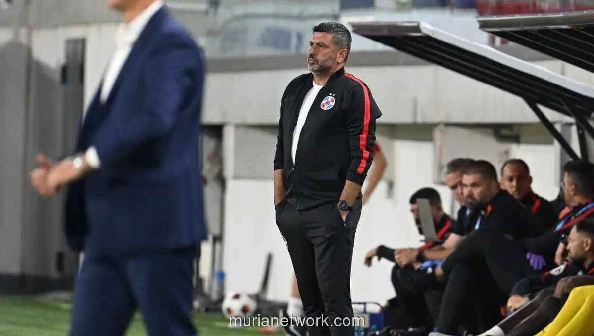 Pelatih FCSB Bantah Isu Mundur Usai Imbang Lawan Sepsi