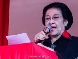 Megawati Pimpin Upacara 17 Agustus di Sekolah Partai PDIP