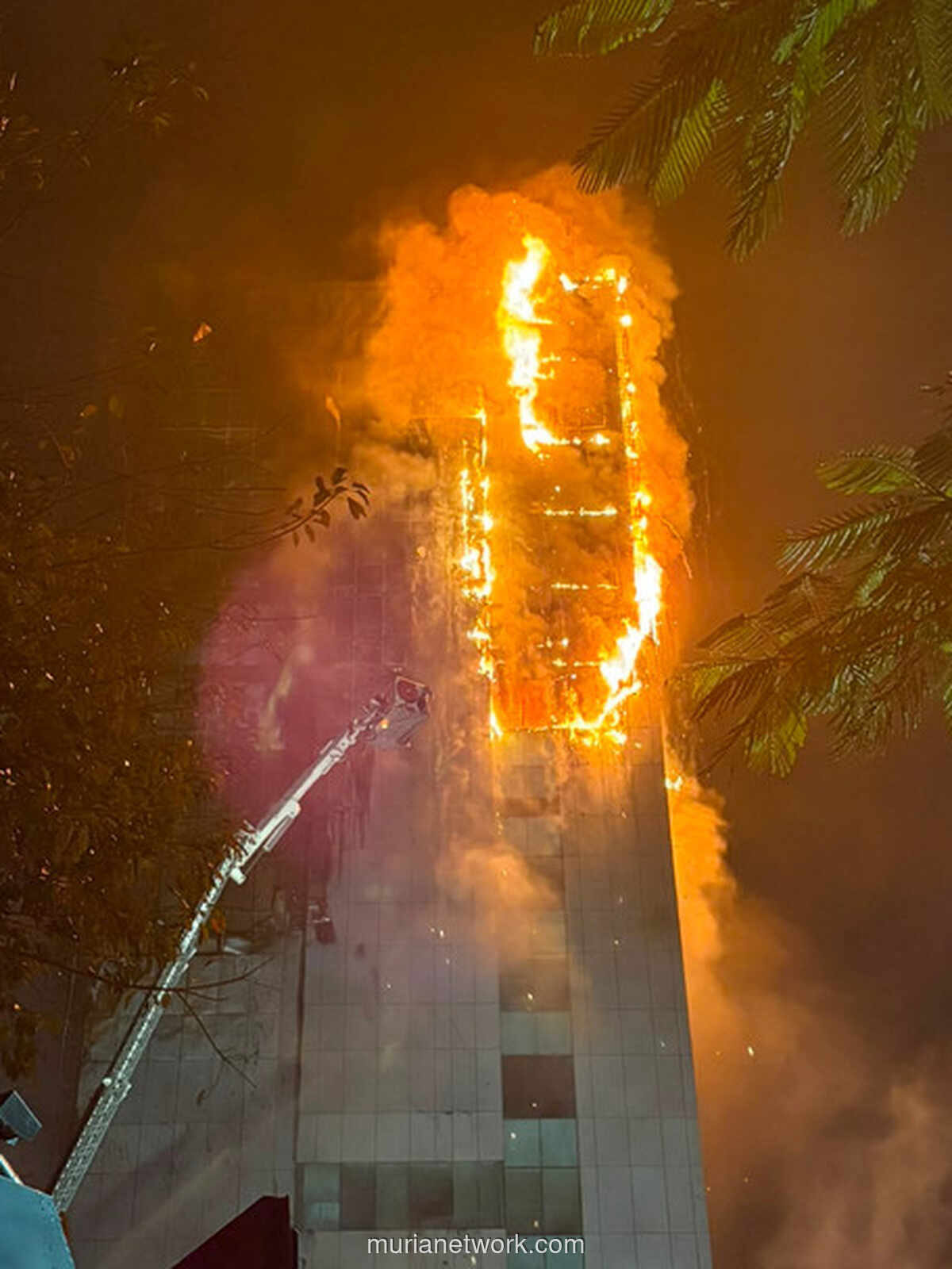 Gedung Bapenda DKI Terbakar, 40 Mobil Damkar Dikerahkan