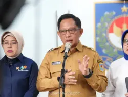 Pemerintah Kaji Opsi Tarik Guru PPPK Menjadi ASN Pusat