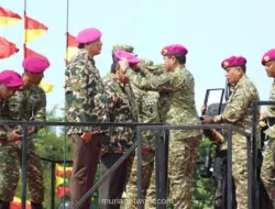 Lima Pejabat TNI dan Kementerian Pertahanan Terima Warga Kehormatan Korps Marinir