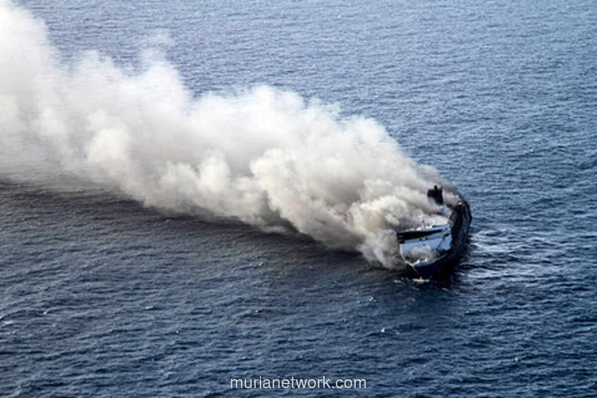 Dua Kapal Terbakar, Menhub Evaluasi Rekam Jejak PT Atosim Lampung Pelayaran