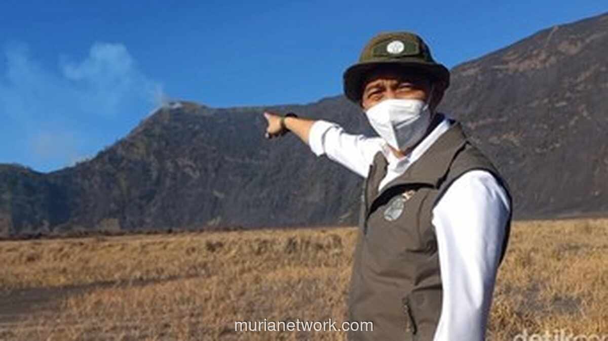 Menhut Tinjau Langsung Penanganan Karhutla di Bromo, Water Bombing Digencarkan