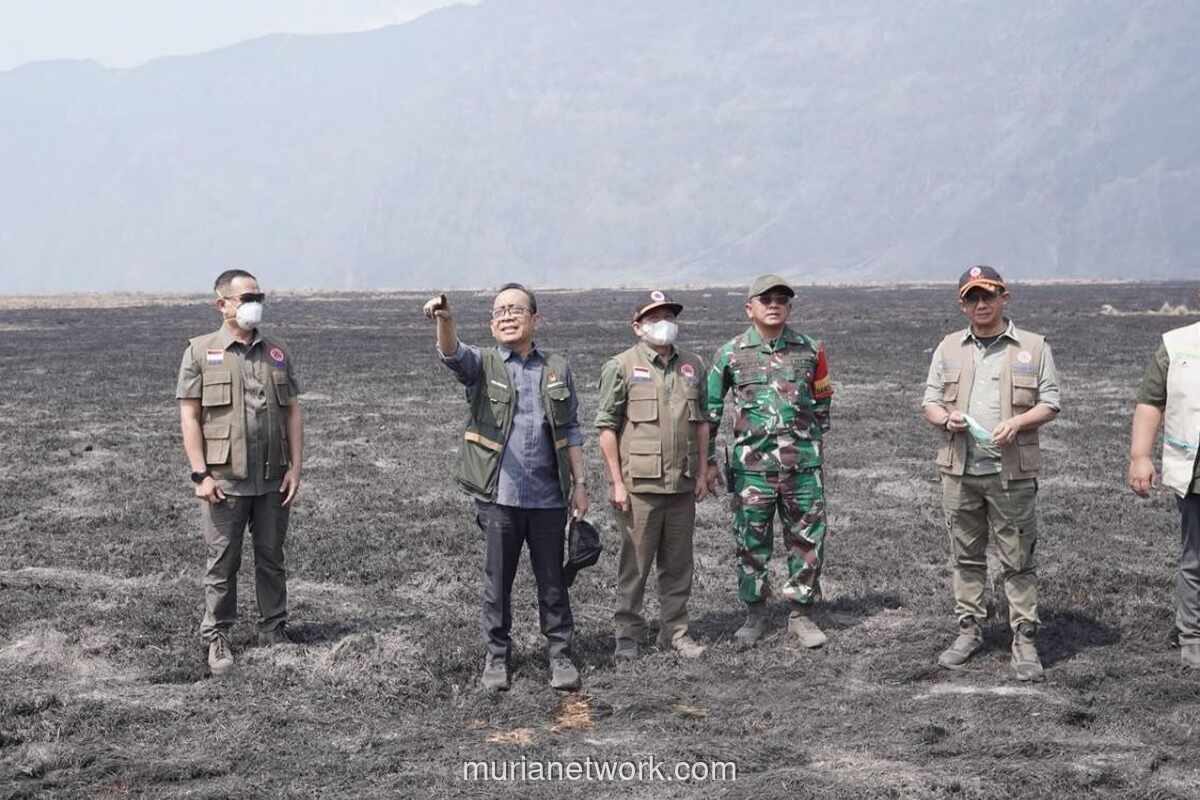 Karhutla Bromo Tersisa Dua Titik, Menko PMK Kebut Pemadaman