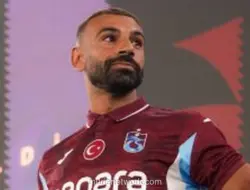 Mohamed Salah Resmi Bergabung dengan Trabzonspor, Disambut Ribuan Fans