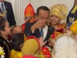 Bahlil Dikerubungi Bocil saat Sambut PM Thailand di Istana Negara