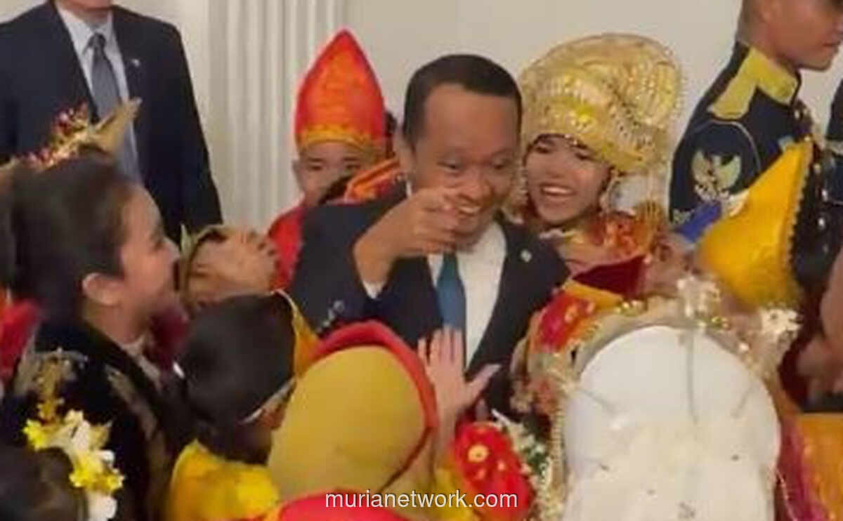 Bahlil Dikerubungi Bocil saat Sambut PM Thailand di Istana Negara
