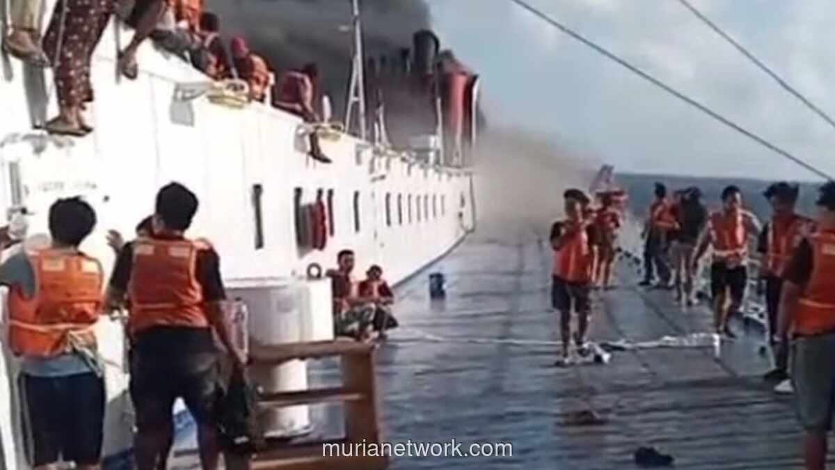 Nakhoda Hilang Kontak Usai Laporkan Kebakaran di KMP Mutiara Sentosa 2
