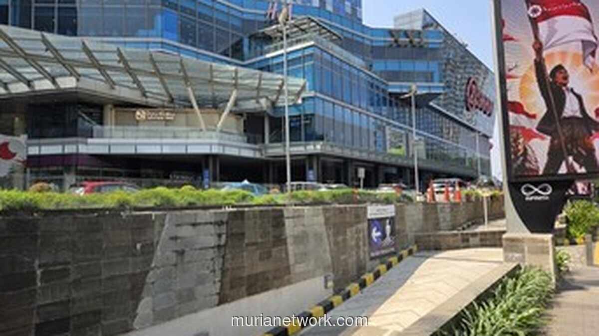 Pagar Tinggi di Mal Jakarta Dibongkar Usai Ditegur Pramono
