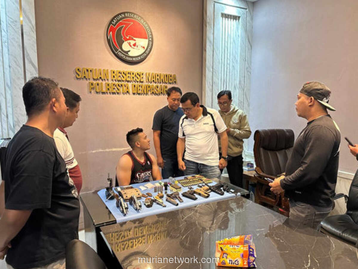 Pelatih MMA di Denpasar Ditangkap, Polisi Sita Senjata Api dan Narkotika