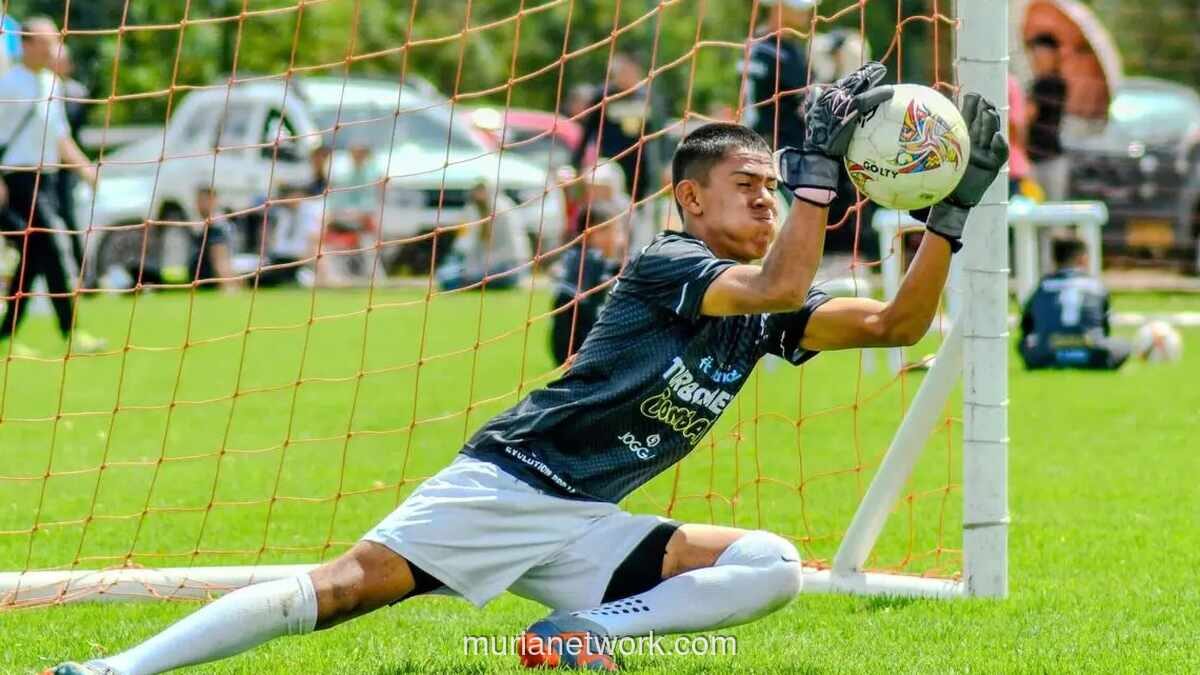 Persib Bandung Bidik Kiper Kroasia Ivan Susak untuk Perkuat Lini Pertahanan