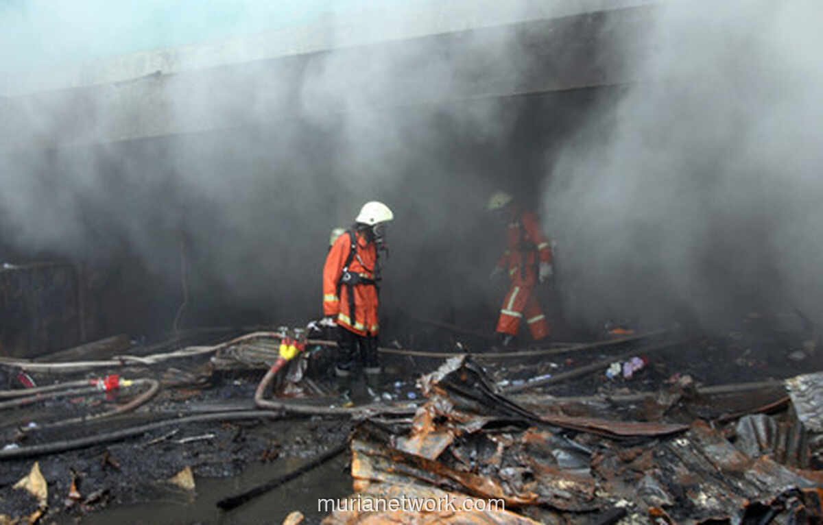 Kepala Regu Damkar Jakarta Timur Meninggal Saat Padamkan Kebakaran TPS