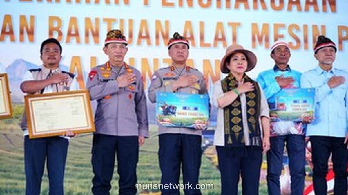 Polri Raih Rekor MURI Penanaman Bawang Putih Serentak di Lahan Terluas